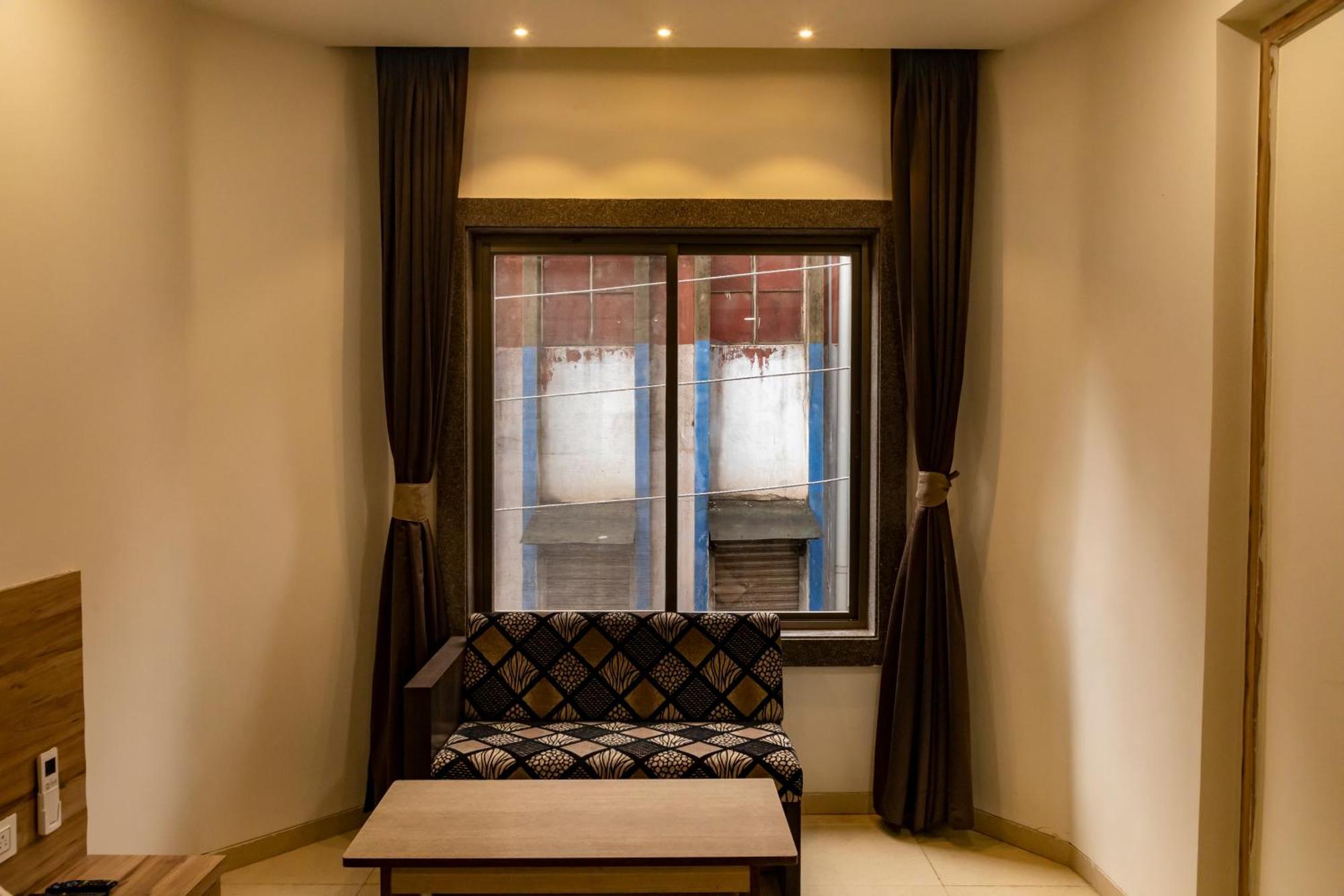 Adarsh Palace Hotel Бопал Екстериор снимка