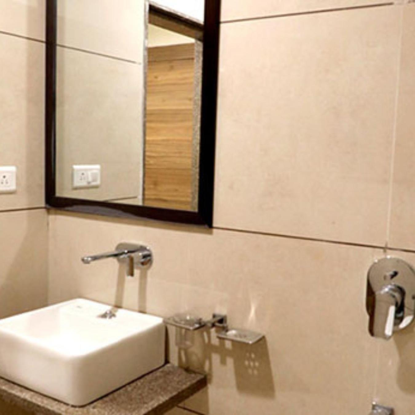 Adarsh Palace Hotel Бопал Екстериор снимка